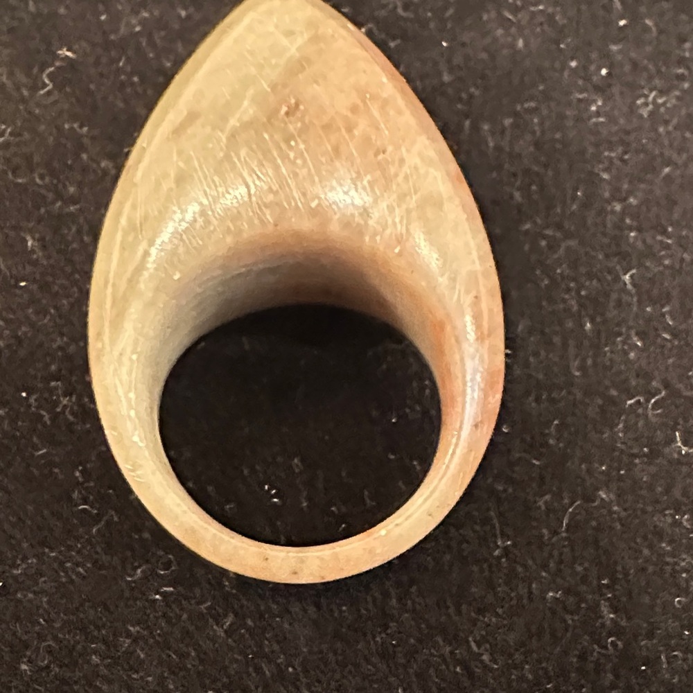 Elegant Tan Carved Agate Ring